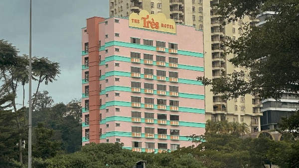 The Très Hotel image 1